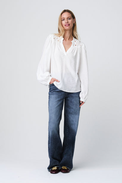 Alen-Bluse aus Viskose-Spitze | Cloud Dancer 2