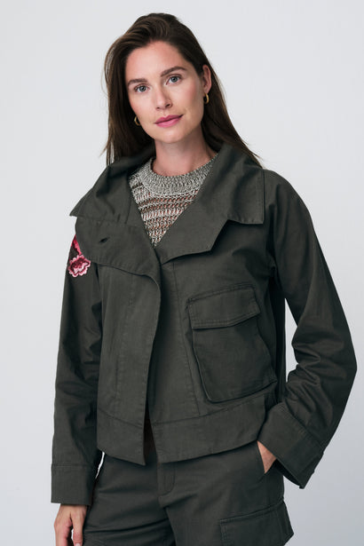 Veste utilitaire brodée en twill | Kaki