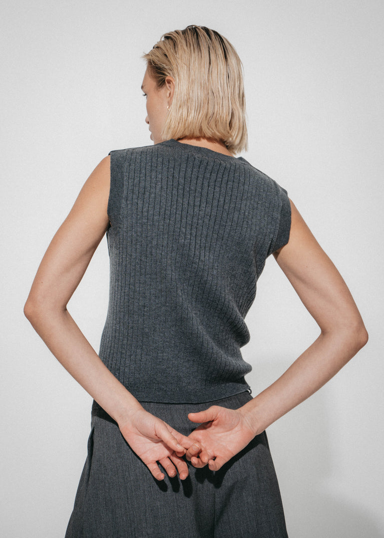 Oda back knitted Viskose Weste | Grey