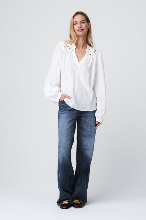 Alen viscose lace blouse | Clound Dancer 2