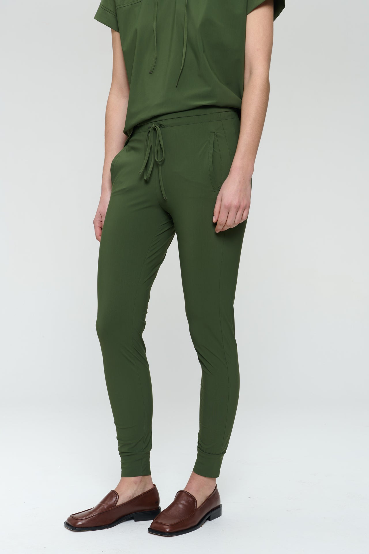 John strech technical jersey pants | Oliva green