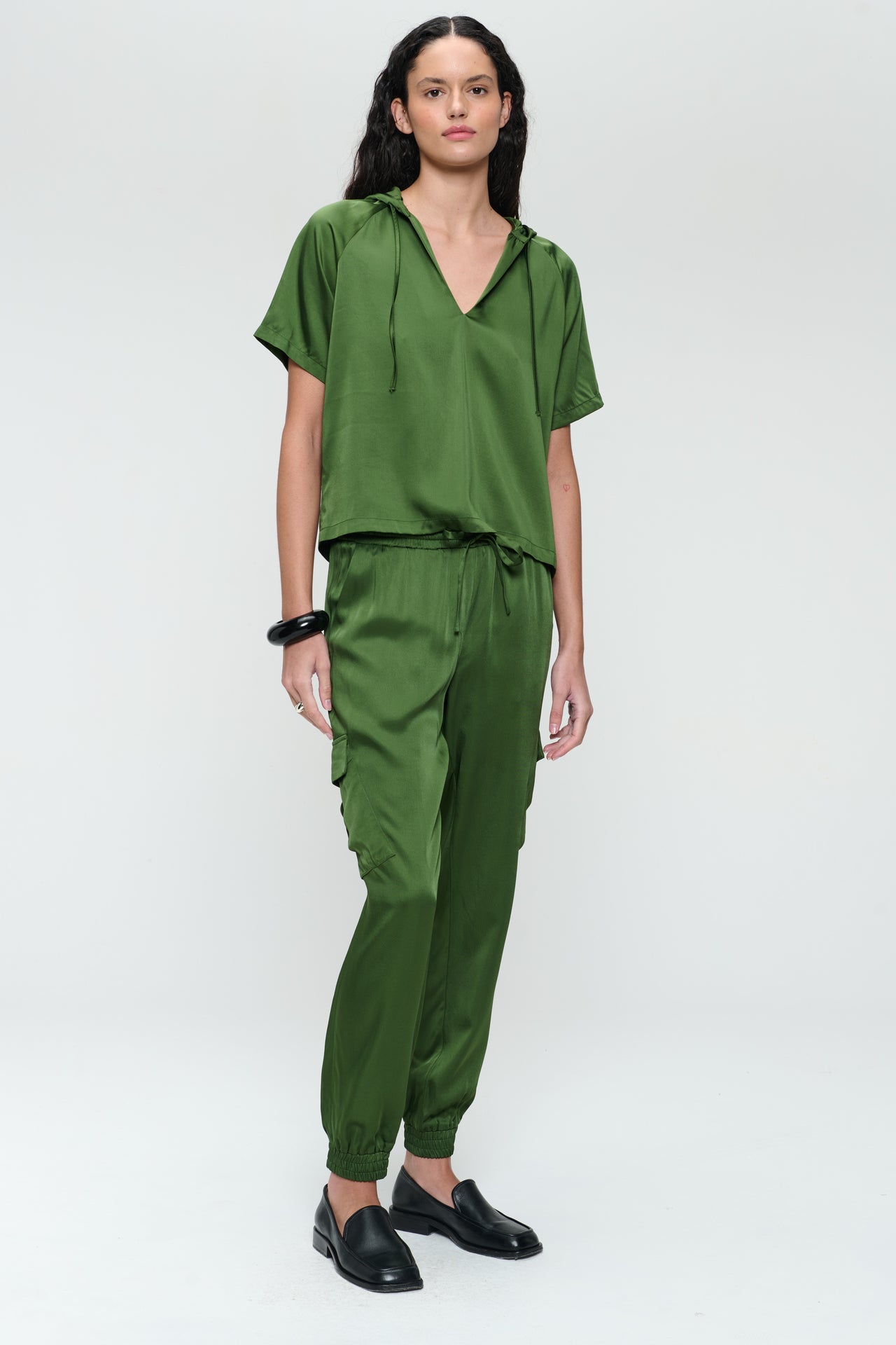 Alex saten viscose pants | Oliva Green