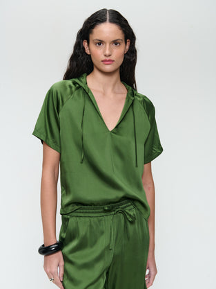 Evi saten viscose blouse | Oliva Green