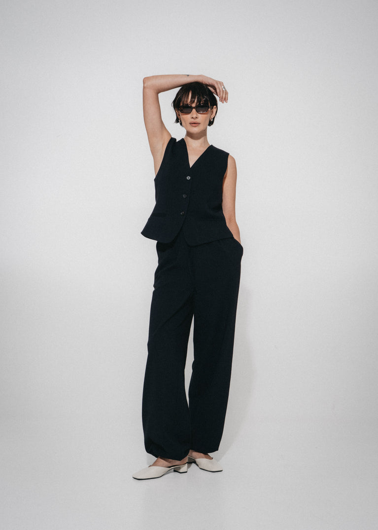 Colette back details gilet | Black