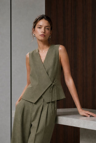 Nyra viscose blend waistcoat | Brown
