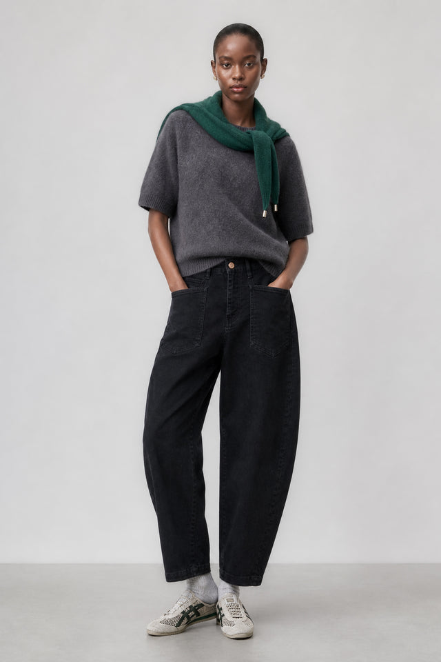 Slouchy black barel jeans | Black