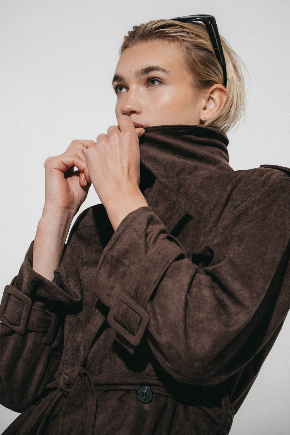 Terra suede effect trench coat | Dark Brown