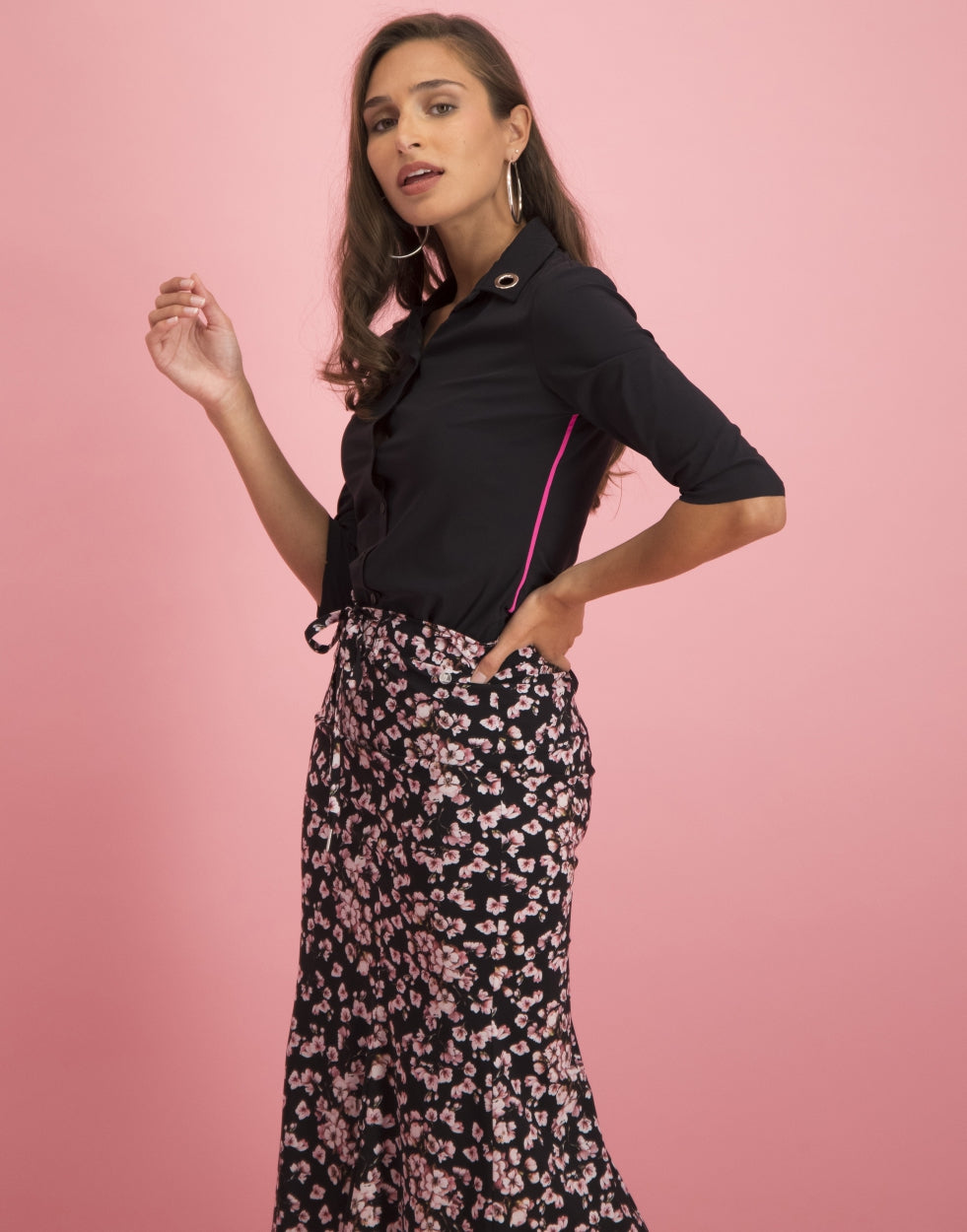 Noel Eyelet Shirt | Black/Fuxia