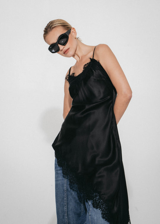 Zenia silk top whit lace trim